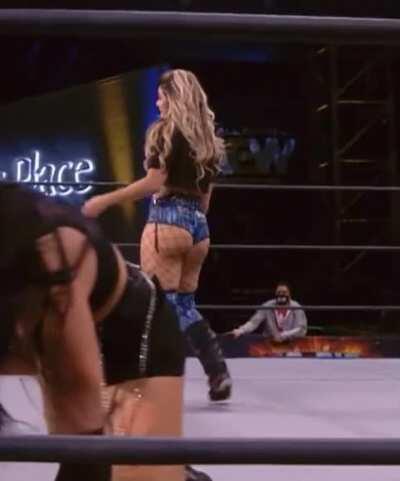 Tay Conti on AEW Dark Ep. 70 [14 MIC]