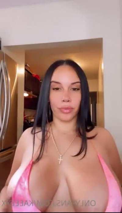 Her onlyfans garbage no kizzy 🥱