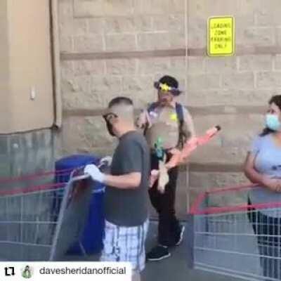 Соблюдайте дистанцию пять футов