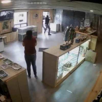 Bong baton: +20 blunt damage, - 10% to speed of target, 15% chance to confuse; effects stack. Pack with any herb to double buff effects.