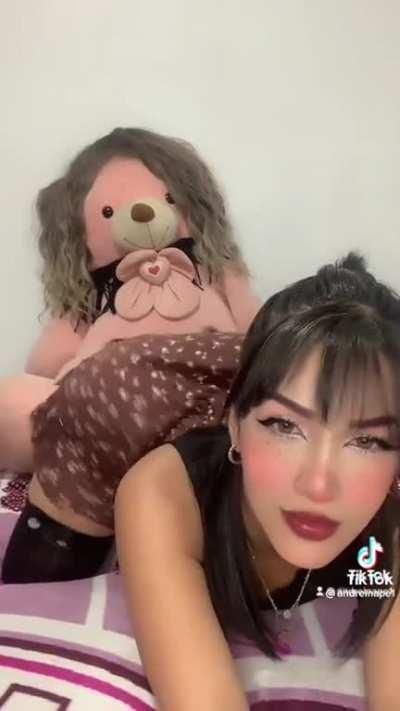 I refuse to believe that she doesn’t have an OF. how could this be ? 🤦‍♂️