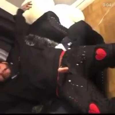 El sopas cree que (vuelve) a perder su pirinola; circa 2020,.a color.