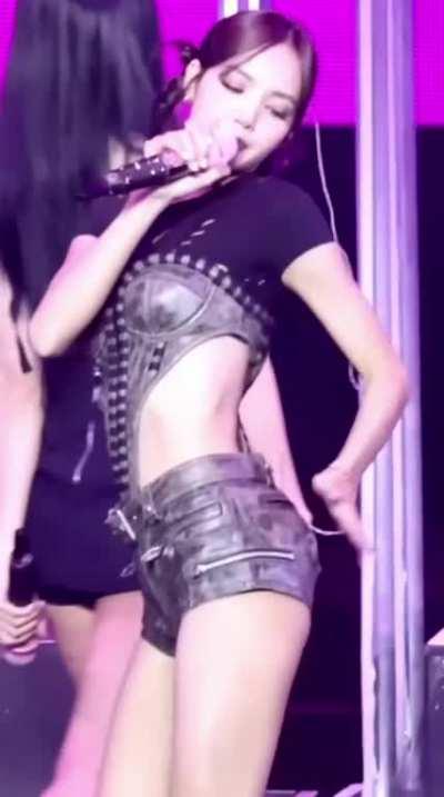 Lisa's butt needs a spanking ð