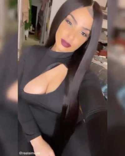 Aimee O. (@realaimeeo)