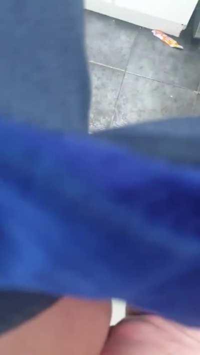 ever get so horny that you have no choice but to sit on the kitchen counter and go for it til you squirt? 💦👸🏼