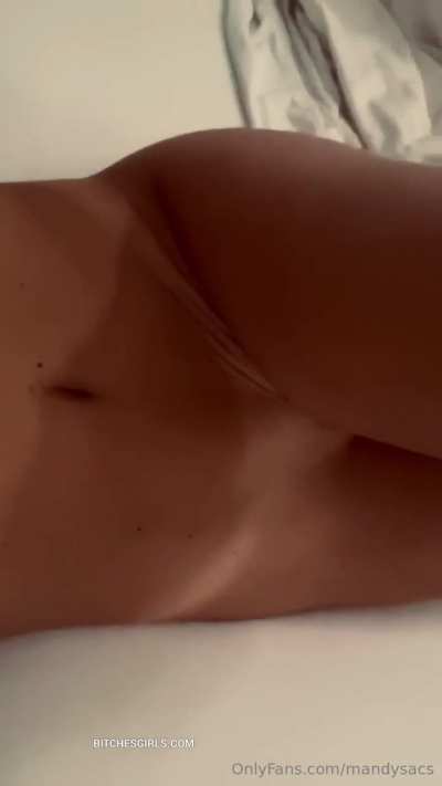 Mandy in bed 🛏️