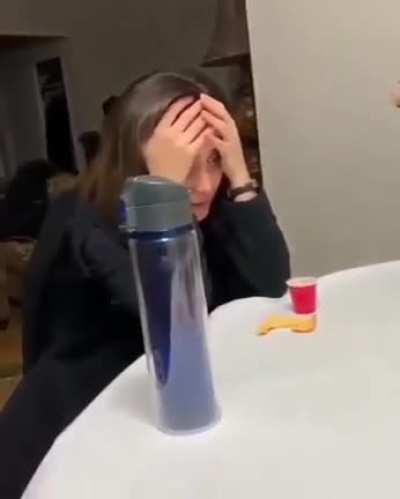 That’s how a glass table twerks