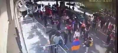 Armenians attacked the Azerbaijani embassy in Paris The police did not stop the vandals.