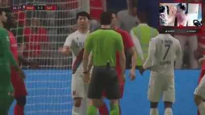 Streamer rages so hard he sings a song on the beat of his rage in Dutch