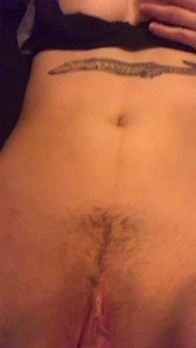 Horny and available to have sexting in my free of 🥵 link below 😈