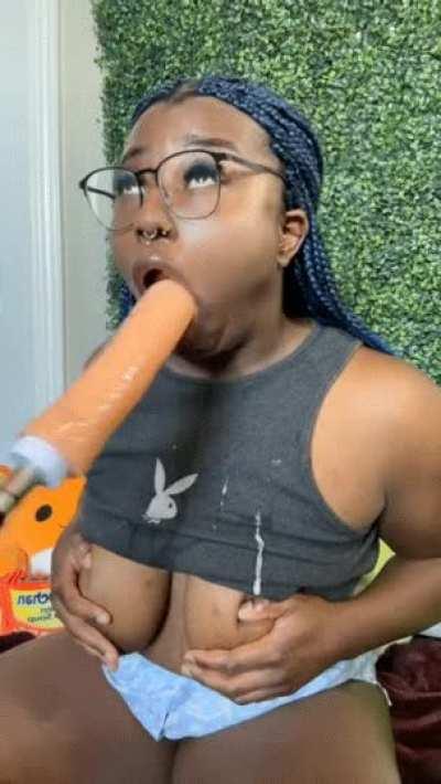 Click links below 🔗👇🏾 to watch me get my face fucked 😋