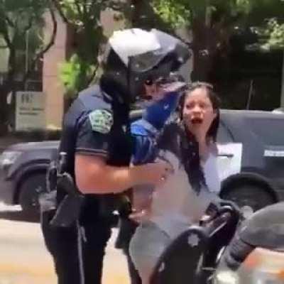 Вот дурак а влагалище и не проверил