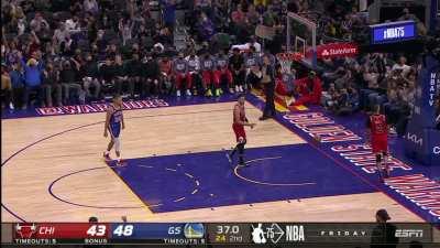 [Highlight] Draymond Green drains the 3 lookin like he got a backpack full of textbooks on