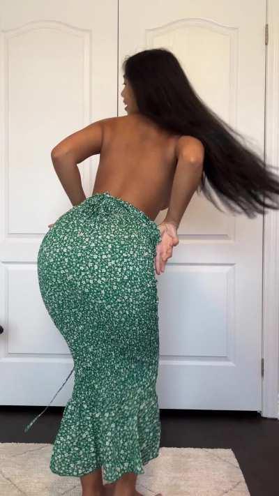 This dress is cute, but I look better naked!