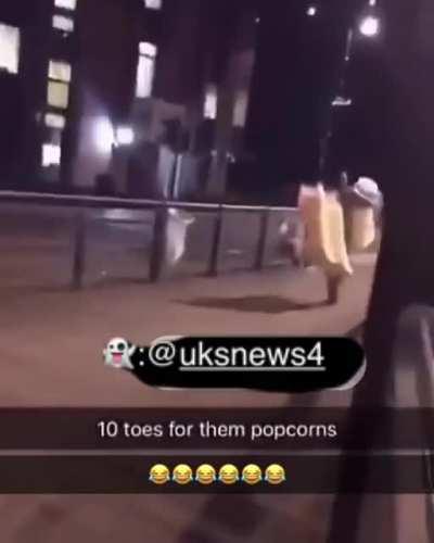 10 toes for them popcorns 😈