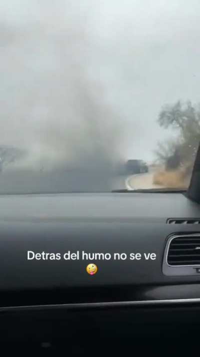 Detrás del humo no se ve