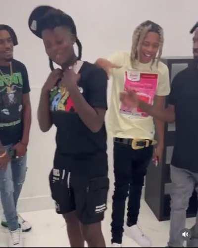 camera man didn’t know when to end 😭😭