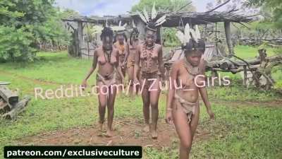 Afro Goddesses walking