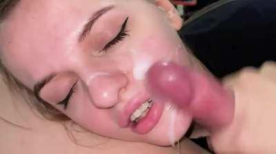 He uses her Beautiful Face to drop His Load 💦🥵