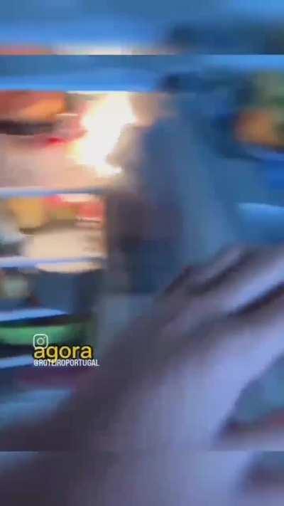 É com cada charuto...