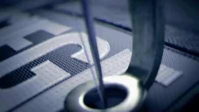 Who remembers the old intro when you start the game? :’)