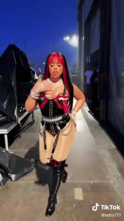 [TikTok] 15-11-21 🖤❤️