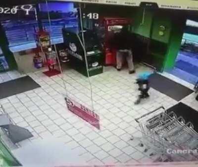 In Russia, a father beat the claw machine to get the prize for his kid