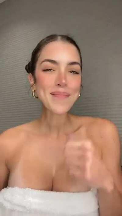 She really does look different. Not bad but not so innocent. I remember seeing her on posters at my gym.