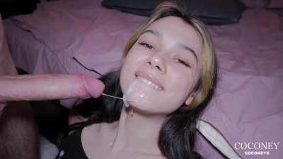 Giving her that good mouthful~