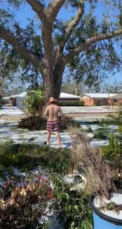 It snowed in Louisiana for the first time in 3 years guys
