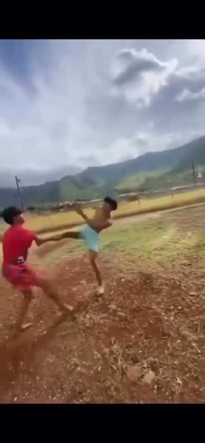 Hawaii Kid with 1 arm showing skills
