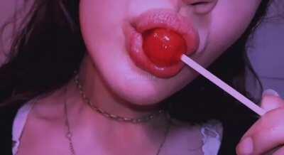 ♥❤Touching my throat and my uvula with a lollipop❤♥