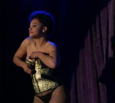 Kiersey Clemons in Easy