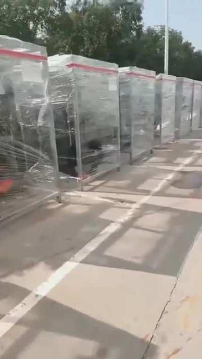 Chinese people are quarantined in plastic sheds in Zhengzhou, due to the zero-Covid policy.
