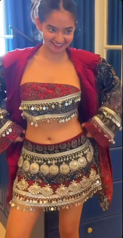 Anushka sen trying new outfit 😮‍💨