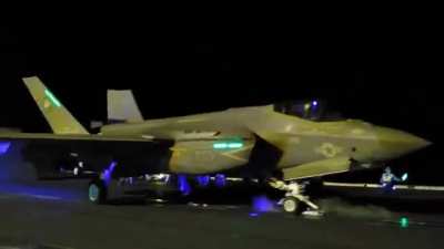 E/A-18G, F/A-18F, and F-35C taking off from USS Abraham Lincoln [video]