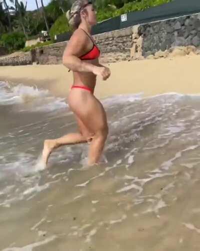 Dani, working out...🤯