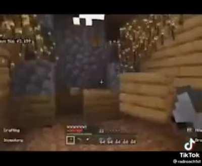 El PC de Juan cada vez que quiere hacer stream de un juego del 1827 A.C. para la PS1.