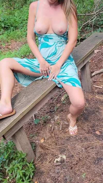 Getting frisky on the disc golf course...[GIF]