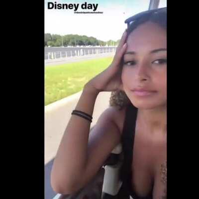 Tried to concentrate on her eyes but it’s impossible 🤤