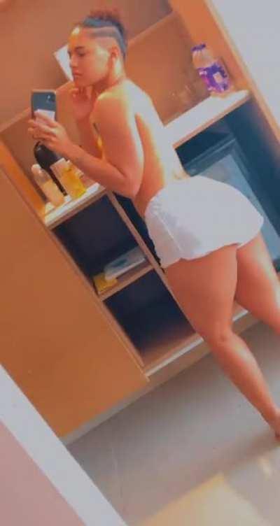 Lisa D’Souza (@lisadsouza_)