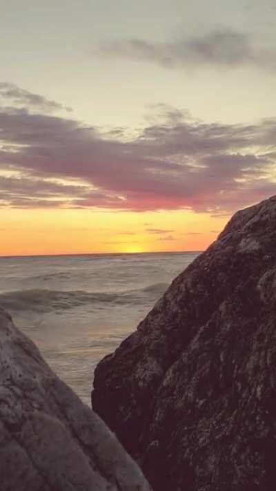 Live Wallpaper-- In Waves