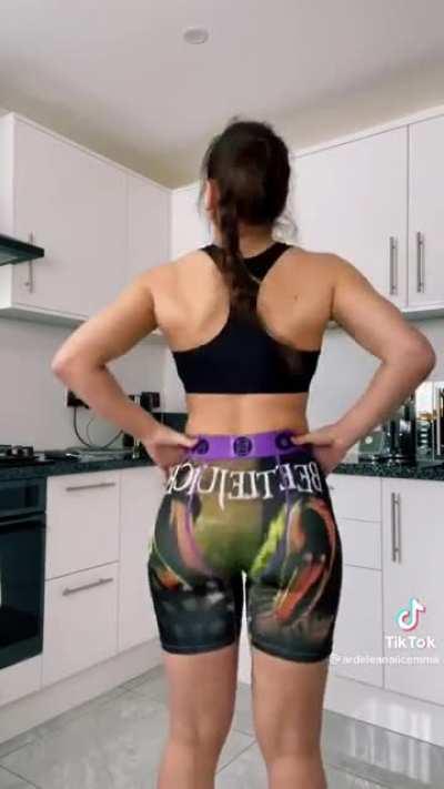 I want that ass clapping naked