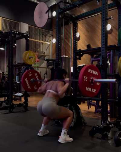 Gym squat ass clenching booty view 11