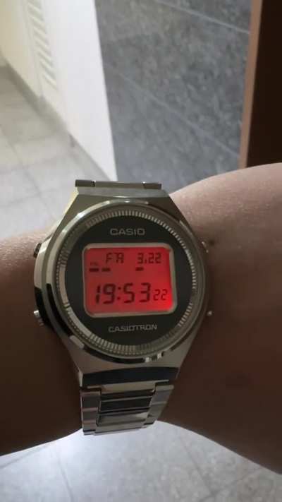 Why the light change to red flash?...help me