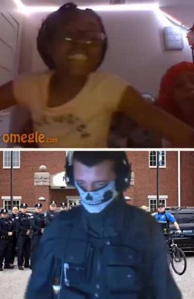 Careless officer accidentally angered baboons at the zoo display | ЕpiсDаngеr