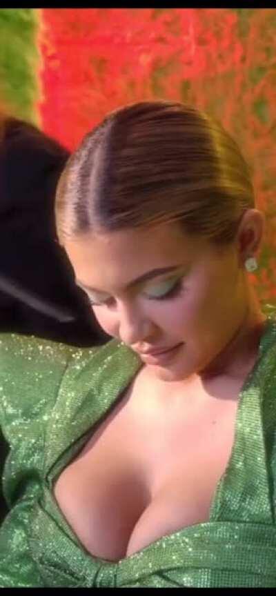 does kylie have the best tits ever?