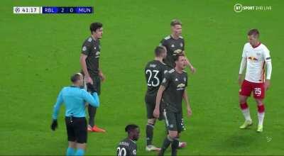 BT Sport broadcasting error - Mid-game, cuts to the studio where pundits getting make-up put on 😂