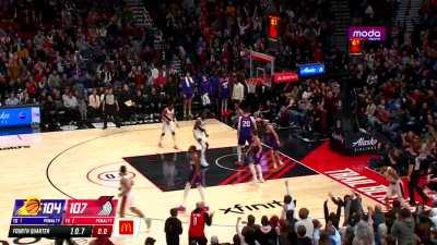 [Highlight] Anfernee Simons with the dagger against Phoenix!