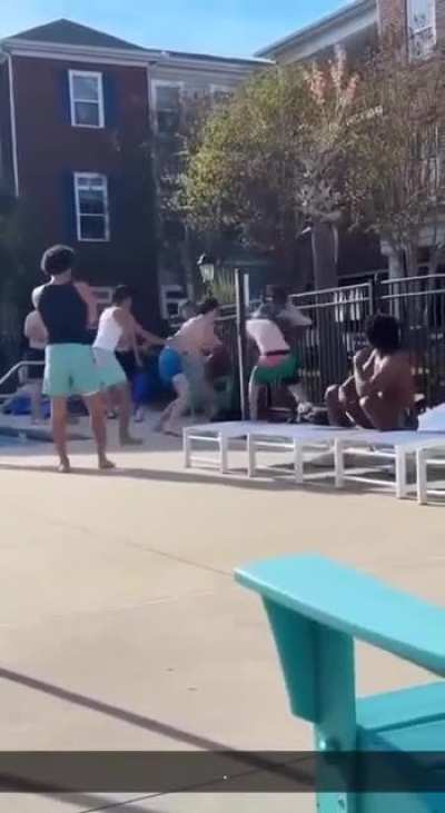 man does a solo vs squad in a pool party